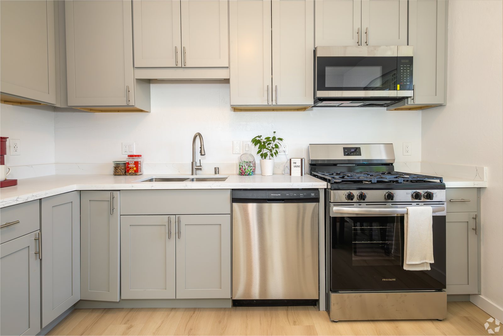 The Grove Residences photo 2